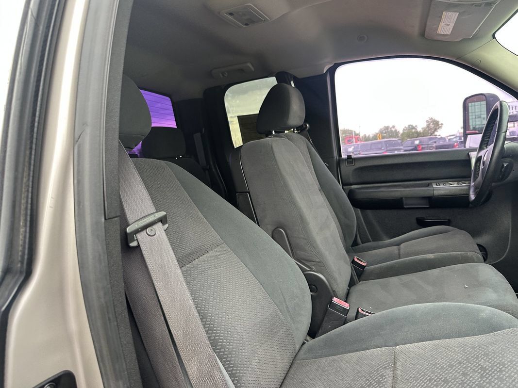 Used 2007 Chevrolet Silverado 1500 LT w/ 1LT Convenience Package RWD image 16