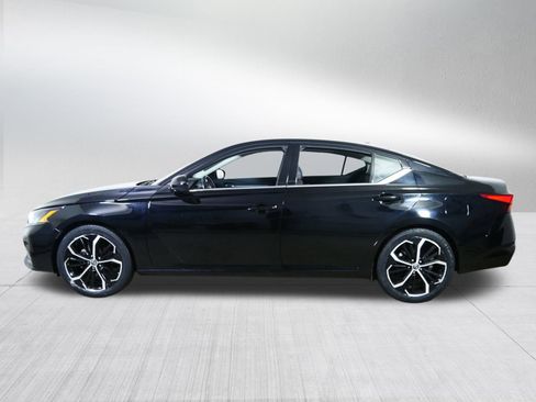 Used 2023 Nissan Altima 2.5 SR image 4