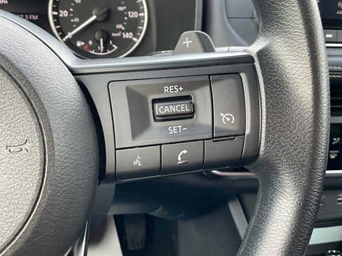 Used 2023 Nissan Rogue S image 15