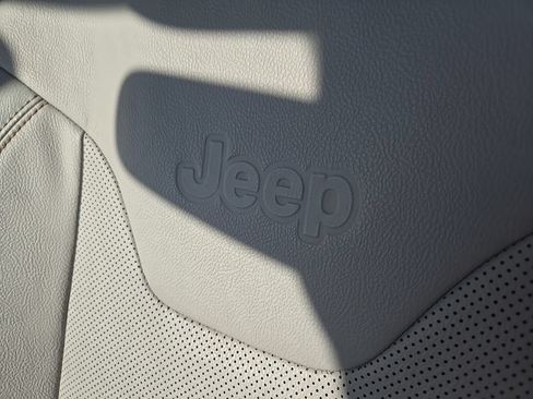 Used 2022 Jeep Compass Limited AWD/4WD image 33
