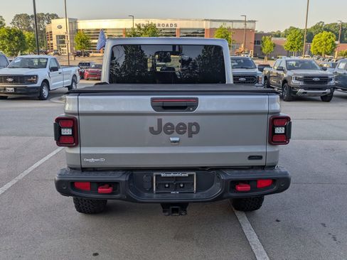 Used 2020 Jeep Gladiator Rubicon AWD/4WD image 5