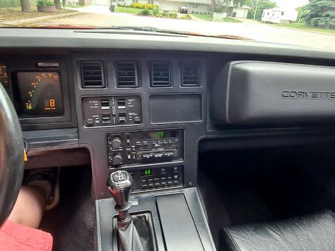 Used 1988 Chevrolet Corvette Coupe image 23