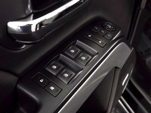 Used 2018 Chevrolet Silverado 2500 LTZ image 29