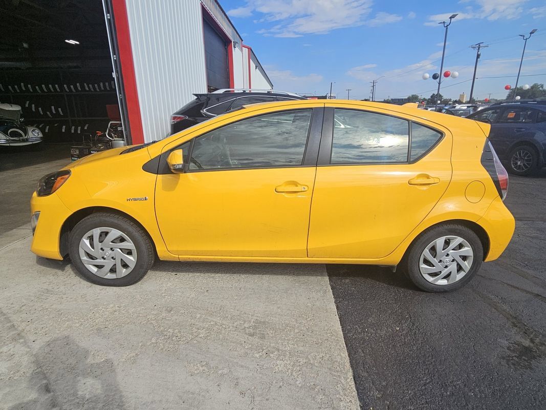 Used 2015 Toyota Prius C One FWD image 5
