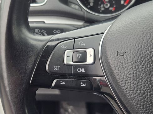 Used 2018 Volkswagen Passat 2.0T SE image 23