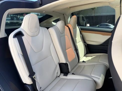 Used 2018 Tesla Model X 75D AWD/4WD image 15