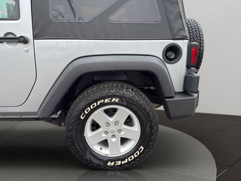 Used 2018 Jeep Wrangler Sport image 23