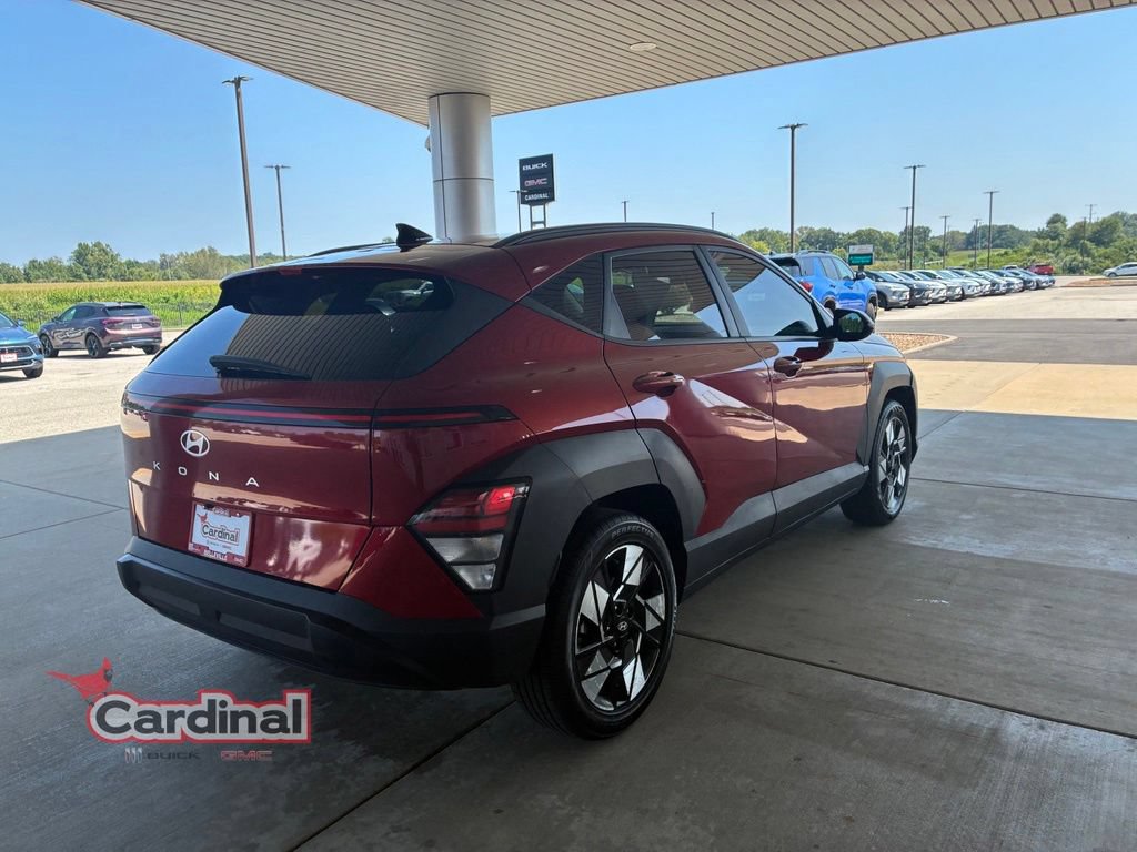 Used 2025 Hyundai Kona SEL FWD image 4