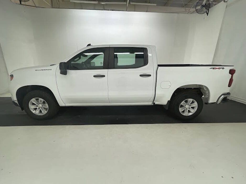 Used 2023 Chevrolet Silverado 1500 W/T w/ Trailering Package AWD/4WD image 6