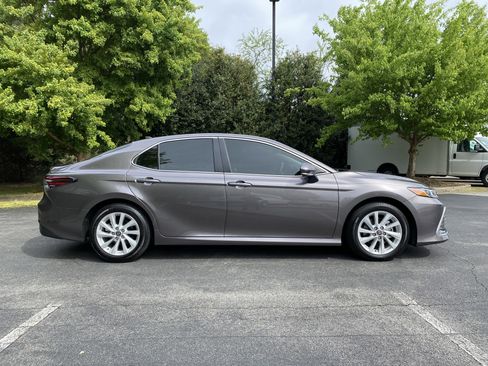 Used 2024 Toyota Camry LE w/ Convenience Package image 10