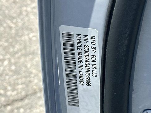 Used 2021 Dodge Challenger SXT RWD image 30
