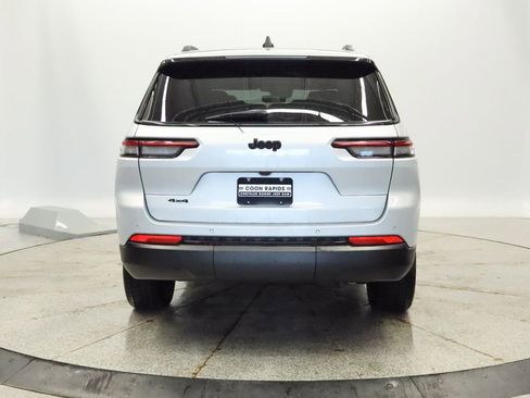 Used 2023 Jeep Grand Cherokee L Laredo image 4