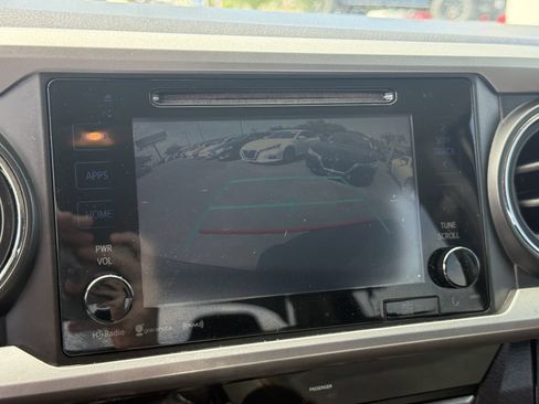 Used 2017 Toyota Tacoma SR5 RWD image 26