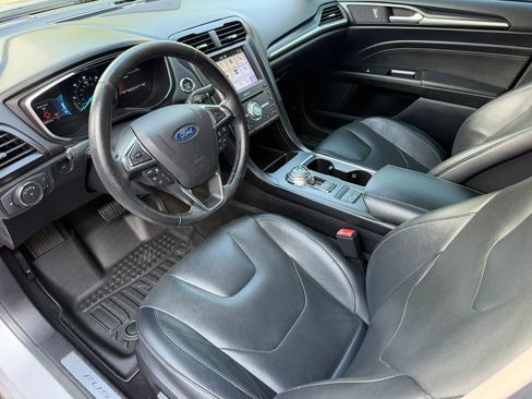 Used 2019 Ford Fusion Titanium FWD image 14