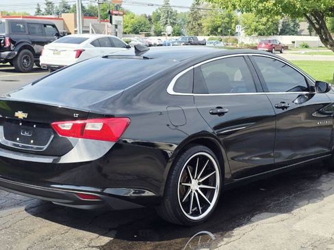 Used 2017 Chevrolet Malibu LT FWD image 6