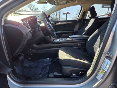 Used 2020 Ford Fusion SE FWD image 12