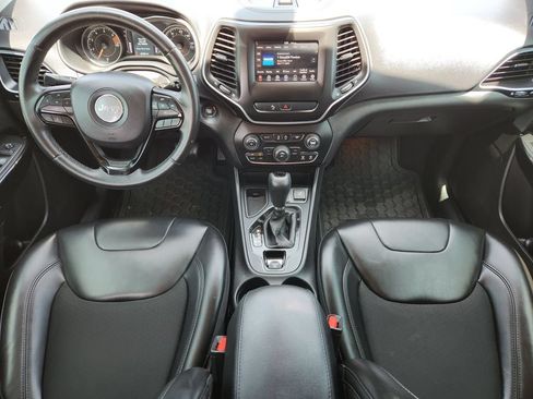 Used 2019 Jeep Cherokee Latitude Plus FWD image 25