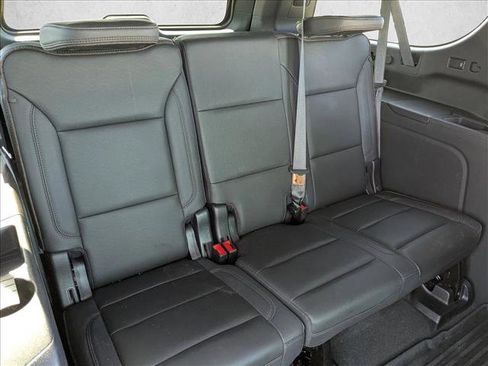 Used 2022 Chevrolet Suburban High Country image 19