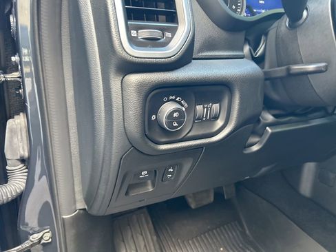 Used 2025 RAM 1500 Big Horn AWD/4WD image 39