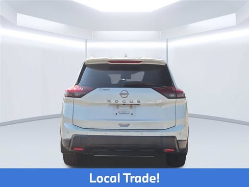 Used 2025 Nissan Rogue SV w/ SV Premium Package FWD image 6