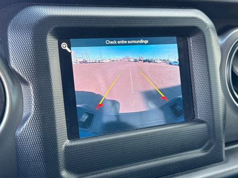 Used 2021 Jeep Gladiator Sport image 20