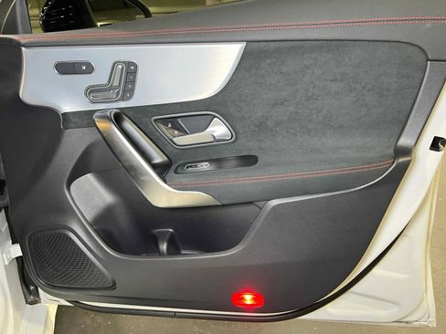 Used 2023 Mercedes-Benz CLA 250 4MATIC image 10