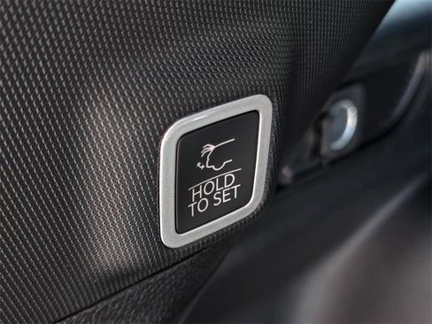 New 2025 Jeep Grand Cherokee Limited image 12