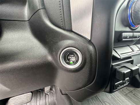 Used 2022 GMC Sierra 3500 SLE w/ SLE Convenience Package image 17