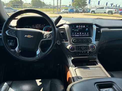 Used 2020 Chevrolet Tahoe Premier w/ RST 6.2L Performance Edition RWD image 18