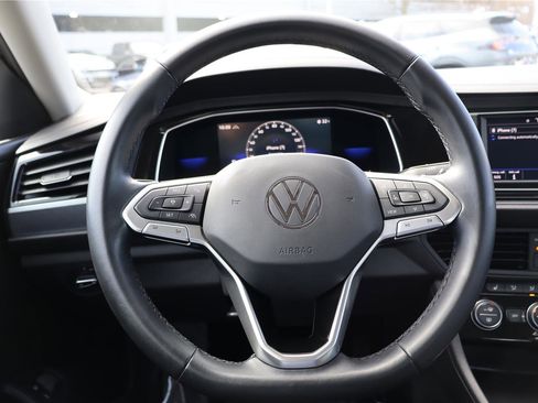 Certified 2023 Volkswagen Jetta SE image 15