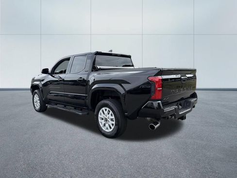 Used 2025 Toyota Tacoma SR5 AWD/4WD image 7