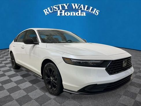 New 2025 Honda Accord SE image 1