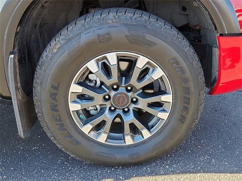 Used 2024 Nissan Titan PRO-4X w/ Pro-4x Convenience Package image 7