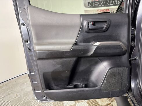Used 2022 Toyota Tacoma SR5 w/ Technology Package RWD image 21