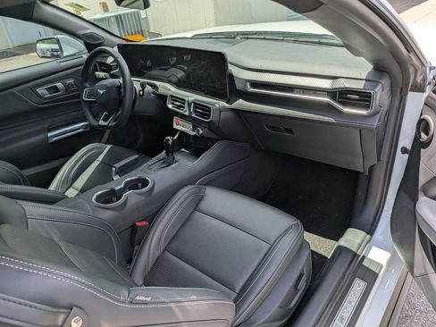 Used 2025 Ford Mustang GT Premium w/ GT Performance Package RWD image 9