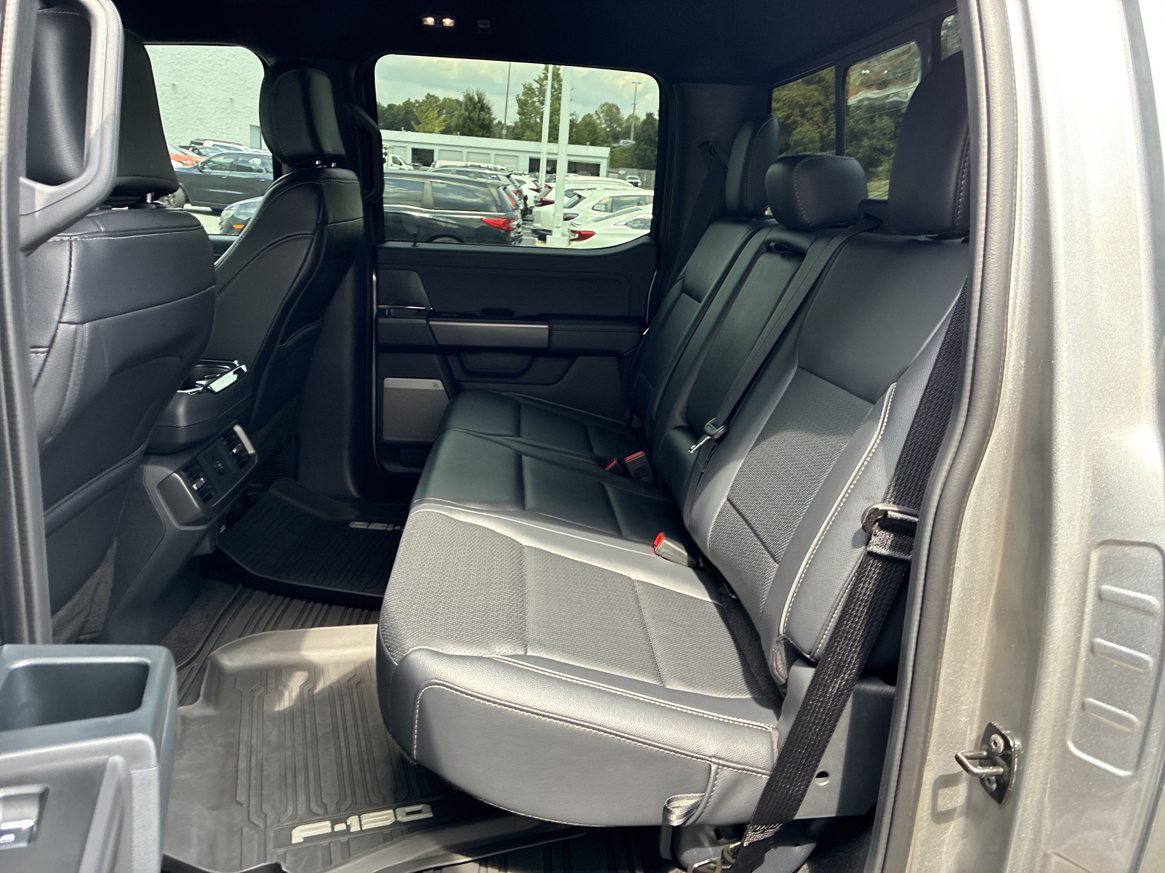 Used 2025 Ford F150 Lariat w/ Equipment Group 501A Mid AWD/4WD image 31