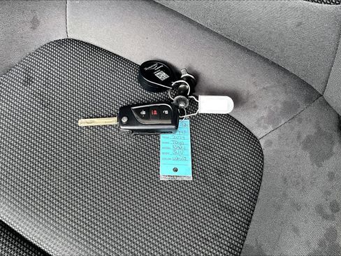 Used 2024 Toyota RAV4 LE AWD/4WD image 14