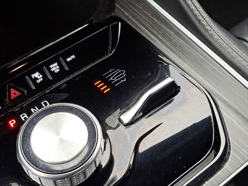 Used 2024 Jeep Wagoneer Series III image 11