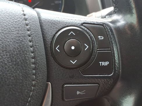 Used 2018 Toyota RAV4 Limited FWD image 16