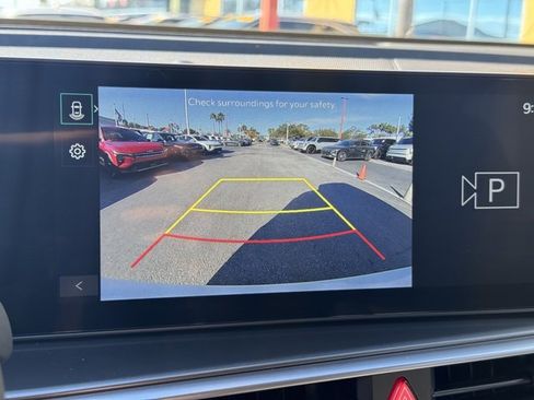 Used 2025 Kia Sorento LX image 24