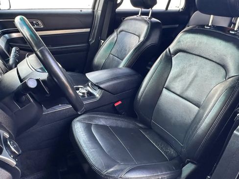 Used 2016 Ford Explorer XLT w/ Equipment Group 202A AWD/4WD image 13