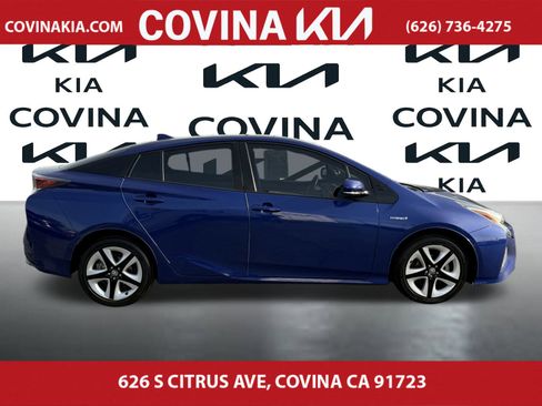 Used 2017 Toyota Prius Three Touring image 9