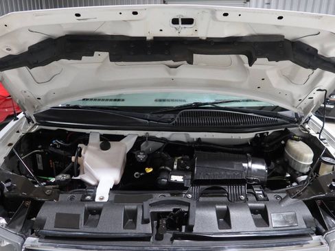 Used 2018 GMC Savana 2500 w/ Driver Convenience Package RWD image 9