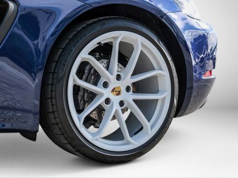 Used 2025 Porsche 718 Cayman RWD image 54