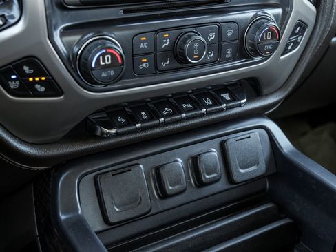 Used 2015 GMC Sierra 3500 Denali w/ Duramax Plus Package image 32