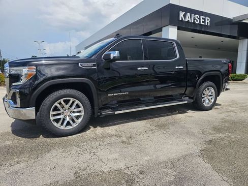 Used 2021 GMC Sierra 1500 SLT w/ X31 Off-Road Package AWD/4WD image 2
