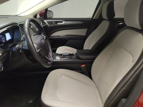 Used 2020 Ford Fusion SE w/ Equipment Group 151A FWD image 17