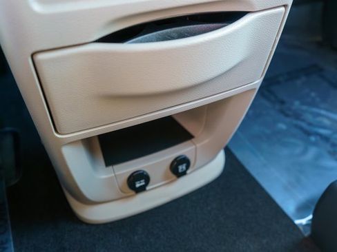 Used 2019 Dodge Grand Caravan SE image 32