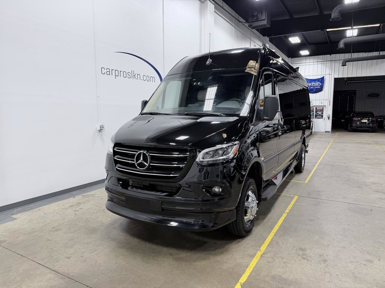 Used 2023 Mercedes-Benz Sprinter 3500 image 3