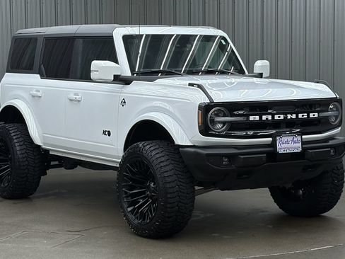 Used 2024 Ford Bronco Outer Banks AWD/4WD image 7